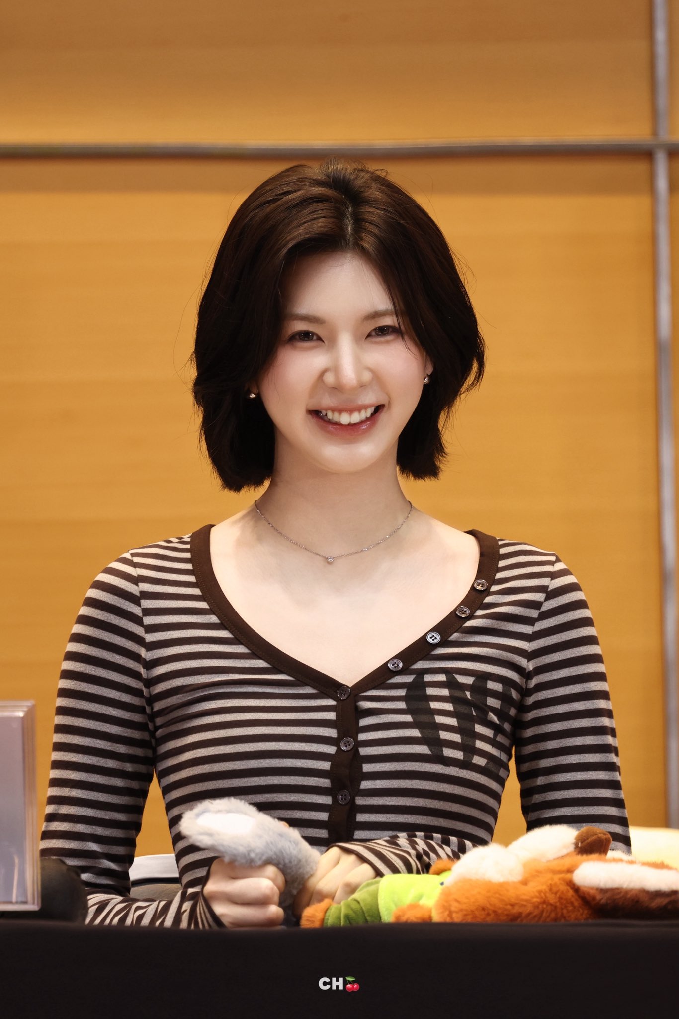 엔믹스 배이 wearing PS105N